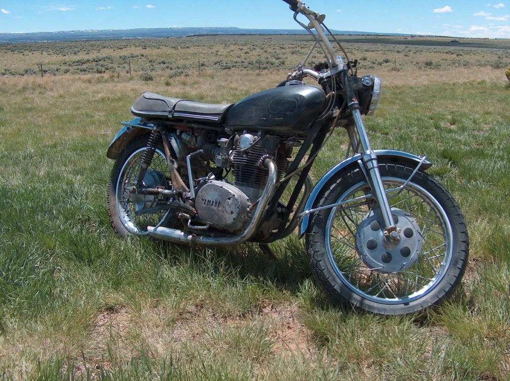 Yamaha XS650 With High-Performance Pipes